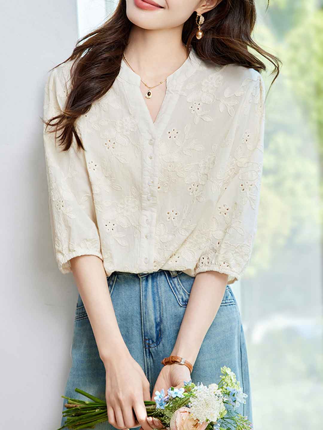 Bella Elegnat V-Neck Embroidered Hollowed Top