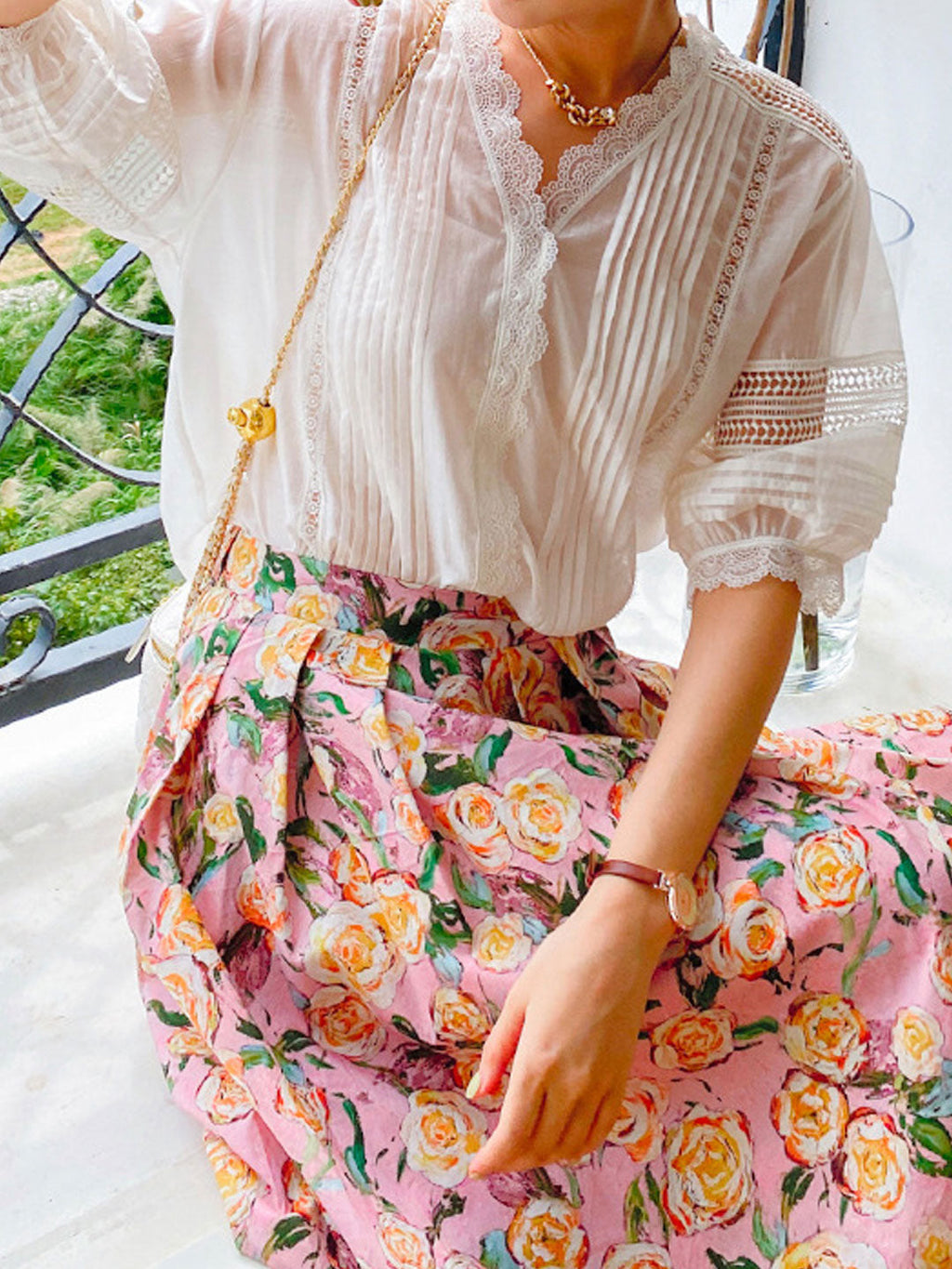 Sophie Elegant V-Neck Puff Sleeve Solid Color Top